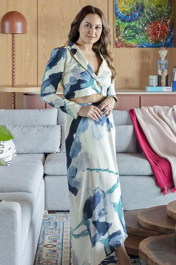 Sonakshi_20Sinha_20sells_20Bandra_20West_20apartment_20for_20over_20Rs_2022_20Crore.Check_20out_20The_20pictures_20_282_29.jpg 2