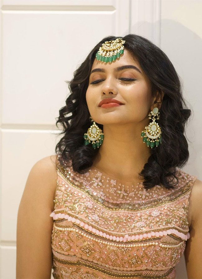 Actress_20Mamitha_20Baiju_20latest_20photos__20_289_29.jpg 9