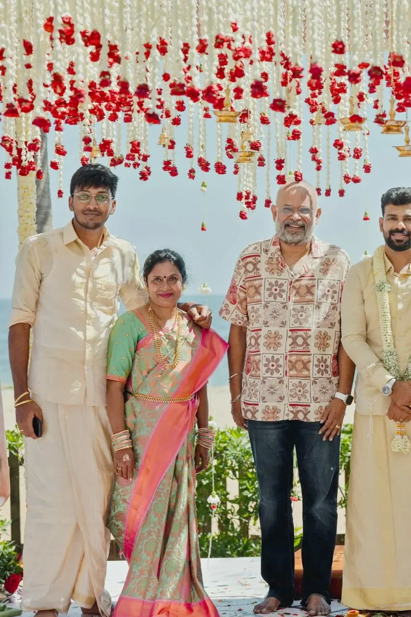 Hero_20karthi_20Attends_20cinematographer_20Thamizhazhagan_20Beach_20Style_20Wedding_20Photos_20_284_29.jpg 5