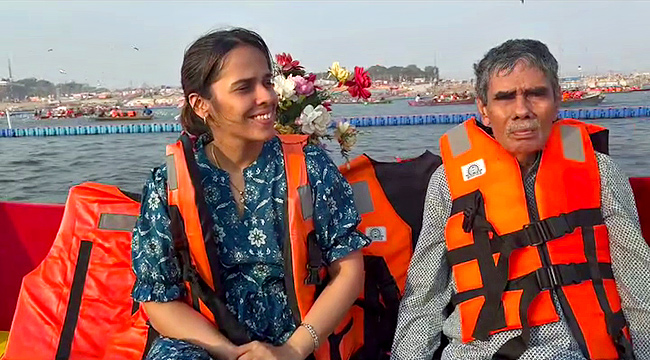 Saina_20Nehwal_20visited_20the_20ongoing_20Maha_20Kumbh_3.jpg 3