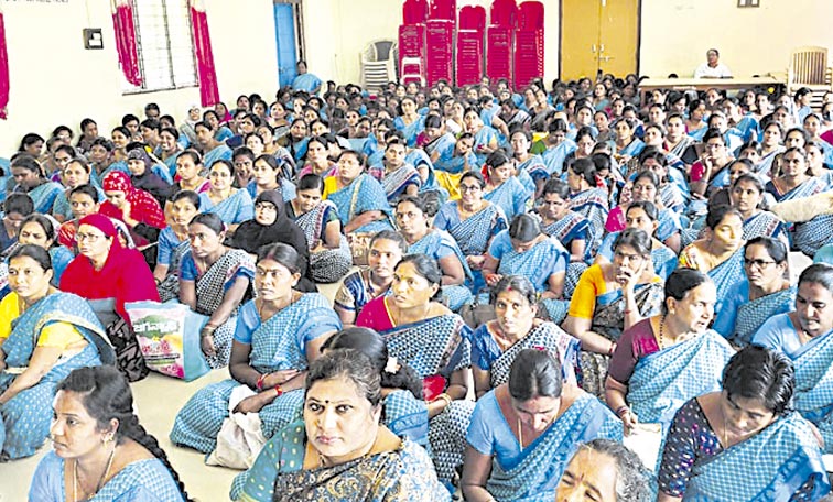 ANGANWADI-WORKERS.jpg
