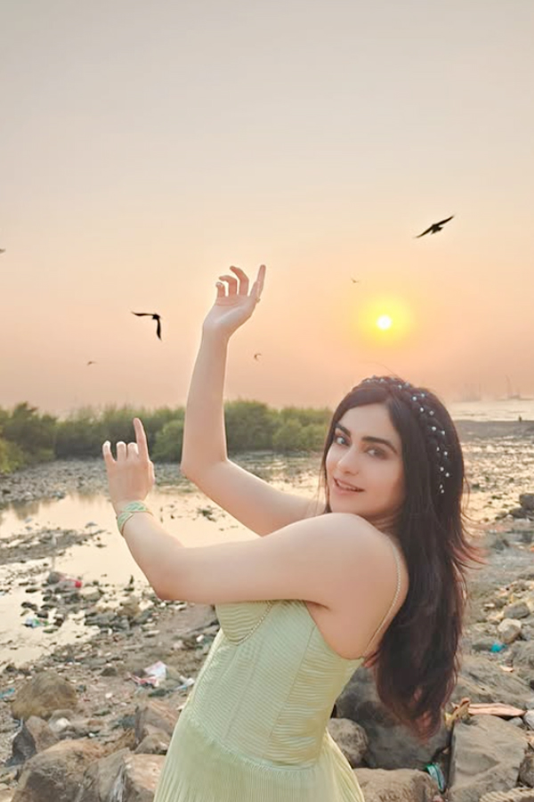 Adah_20Sharma_20Shares_20Sun_20Glam_20Pictures_20_20_2810_29.jpg 11
