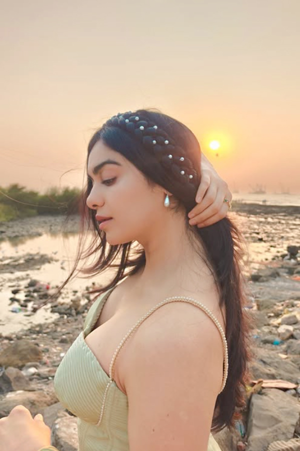 Adah_20Sharma_20Shares_20Sun_20Glam_20Pictures_20_20_282_29.jpg 3