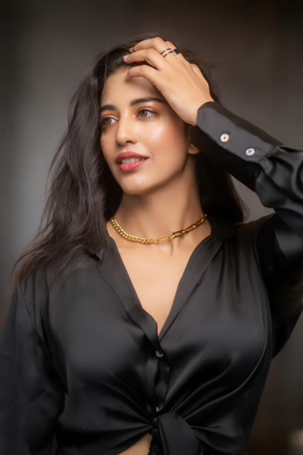 Daksha_20Nagarkar_20_284_29.jpg 5