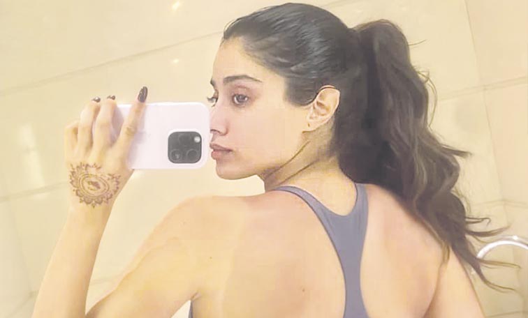 JanhviKapoor-Insert.jpg