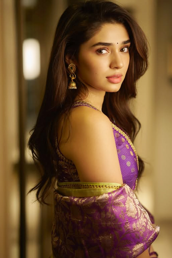 Krithi_20Shetty_20Blooms_20in_20Beauty_20_20_284_29.jpg 5