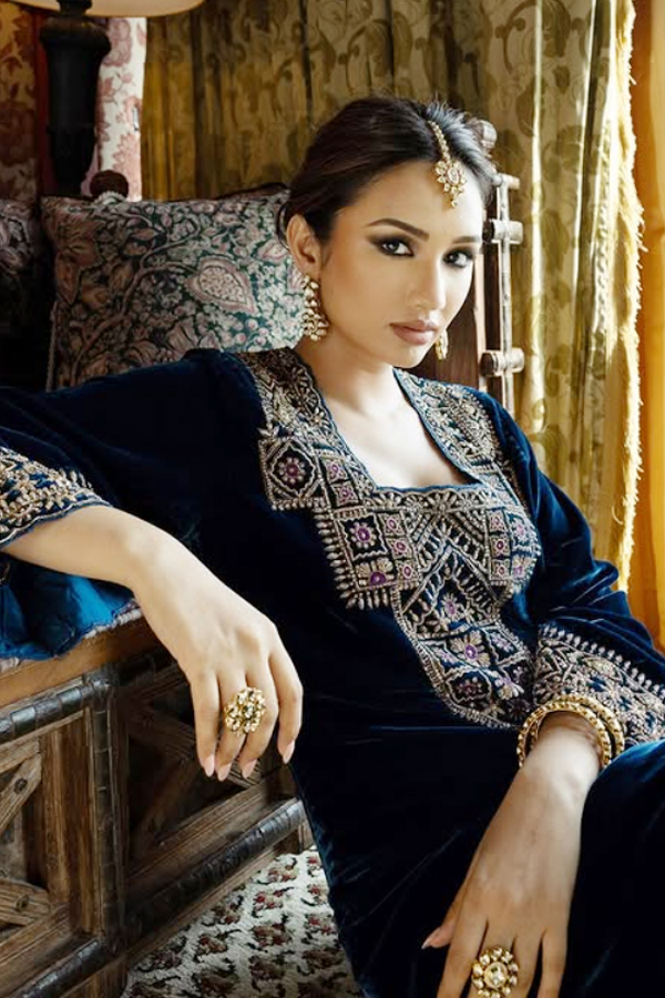 Akanksha_20Sharma_20Mesmerizing_20Beauty_20_282_29.jpg 7