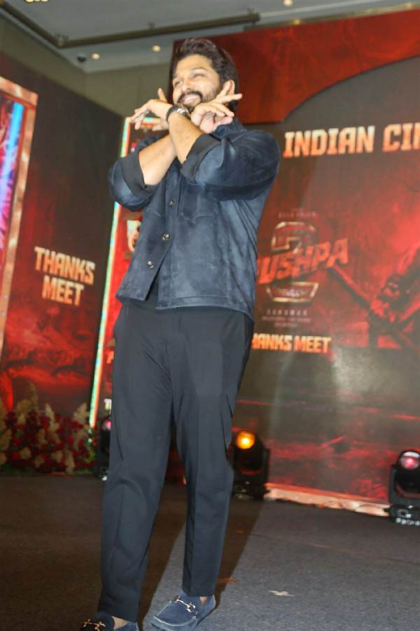 Hero_20Allu_20Arjun_20Pushpa_202_20The_20Rule_20Thank_20You_20Meet_20Photos_20_2812_29.jpg 12
