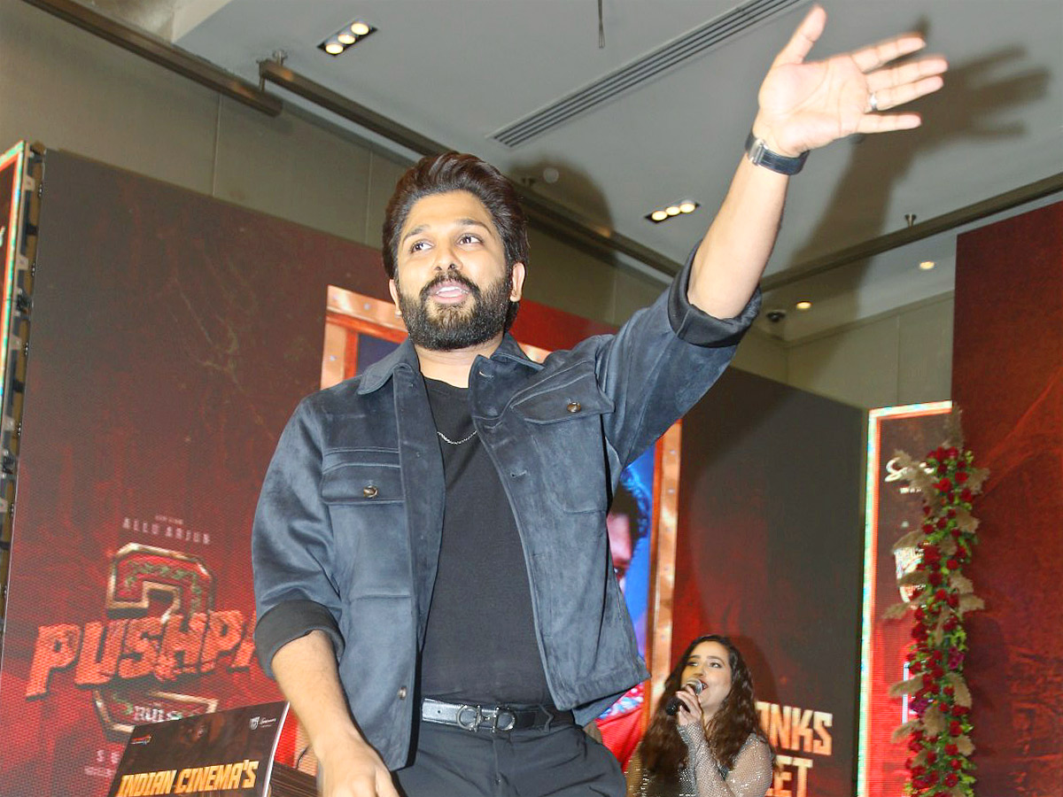 Hero_20Allu_20Arjun_20Pushpa_202_20The_20Rule_20Thank_20You_20Meet_20Photos_20_2814_29.jpg 14