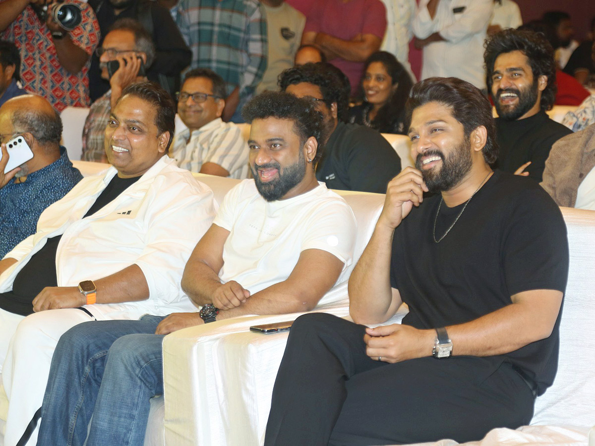 Hero_20Allu_20Arjun_20Pushpa_202_20The_20Rule_20Thank_20You_20Meet_20Photos_20_2817_29.jpg 17