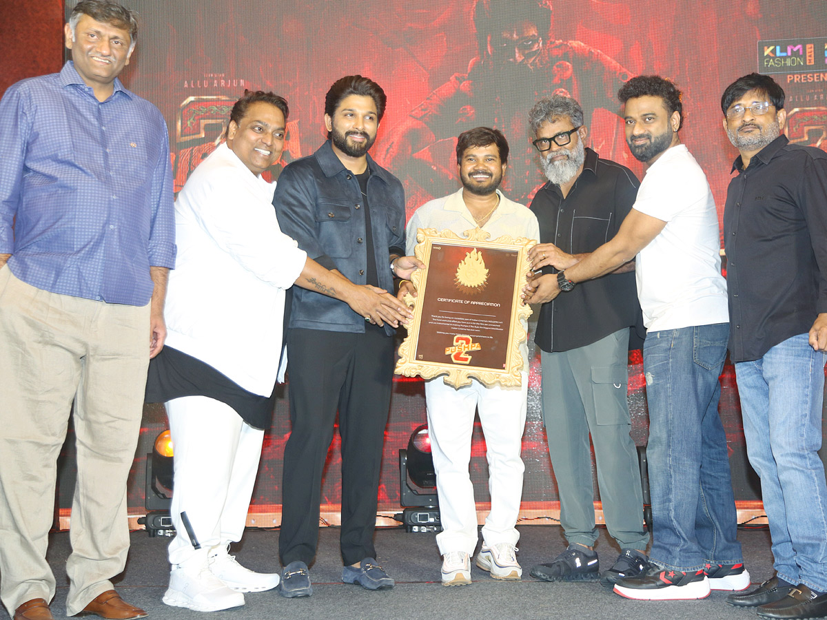 Hero_20Allu_20Arjun_20Pushpa_202_20The_20Rule_20Thank_20You_20Meet_20Photos_20_2818_29.jpg 18