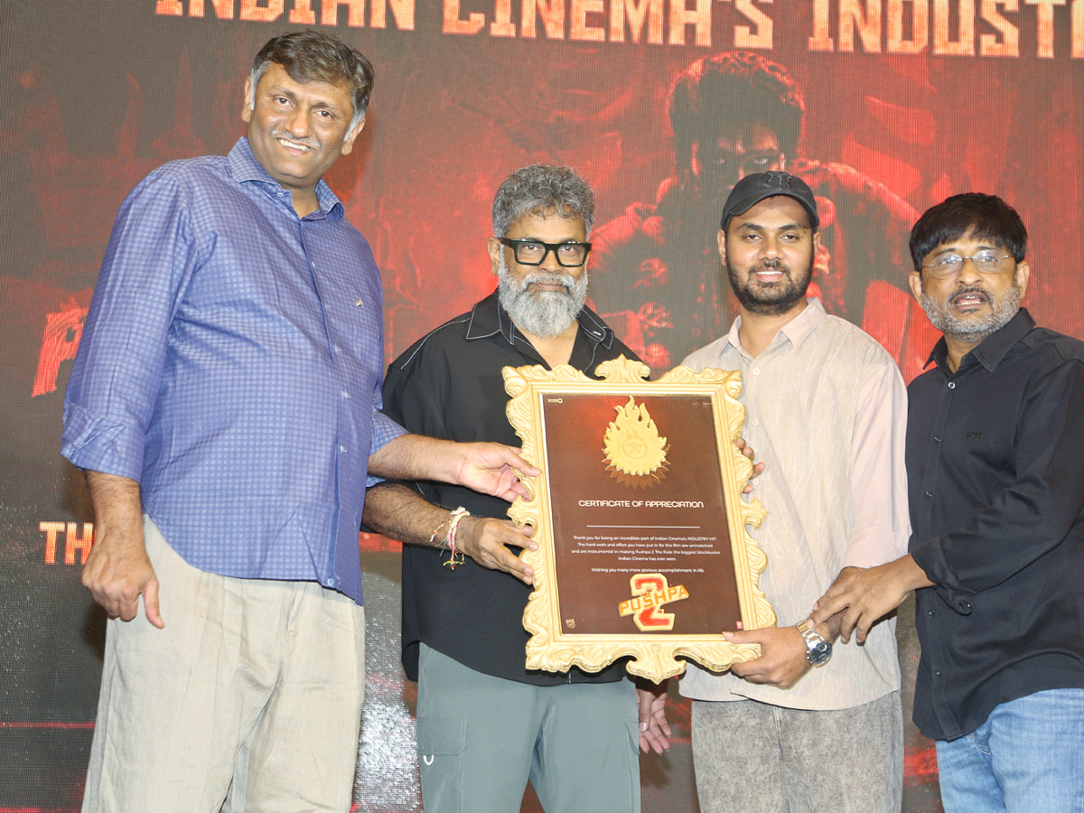 Hero_20Allu_20Arjun_20Pushpa_202_20The_20Rule_20Thank_20You_20Meet_20Photos_20_2819_29.jpg 19