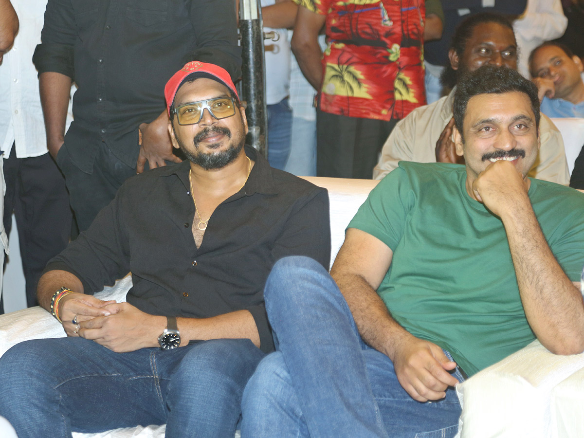 Hero_20Allu_20Arjun_20Pushpa_202_20The_20Rule_20Thank_20You_20Meet_20Photos_20_2823_29.jpg 23