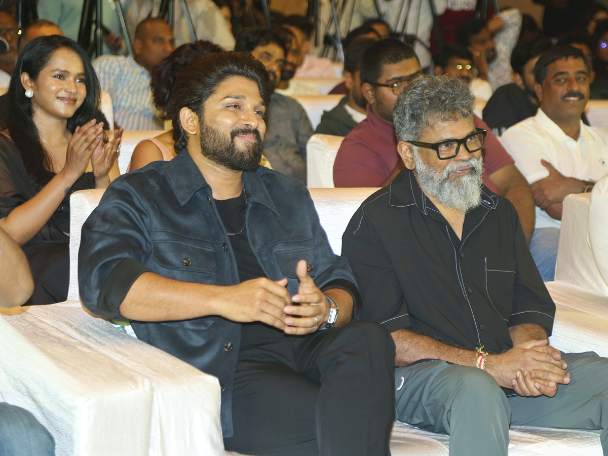Hero_20Allu_20Arjun_20Pushpa_202_20The_20Rule_20Thank_20You_20Meet_20Photos_20_2824_29.jpg 24