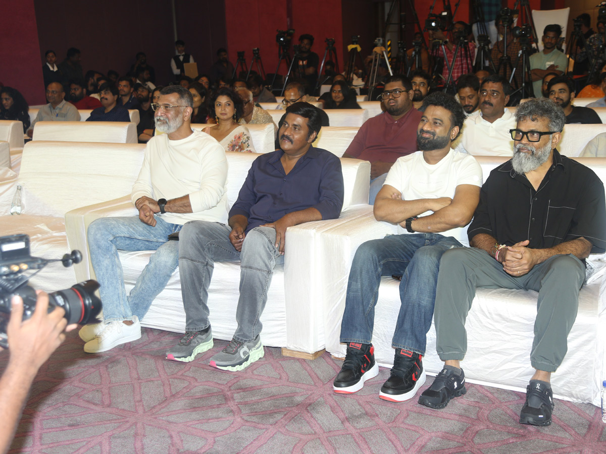 Hero_20Allu_20Arjun_20Pushpa_202_20The_20Rule_20Thank_20You_20Meet_20Photos_20_2829_29.jpg 29