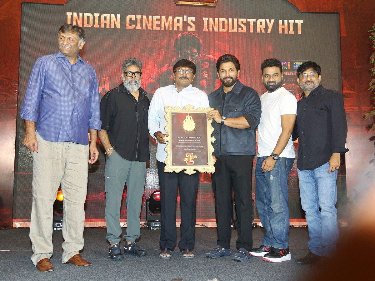 Hero_20Allu_20Arjun_20Pushpa_202_20The_20Rule_20Thank_20You_20Meet_20Photos_20_286_29.jpg 6
