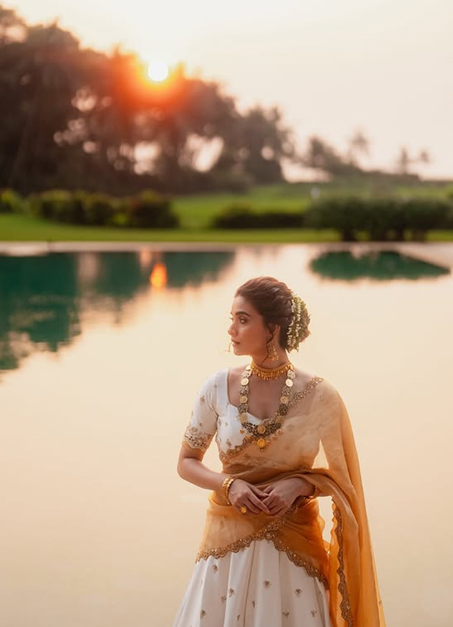 Keerthy_20suresh12.jpg 13