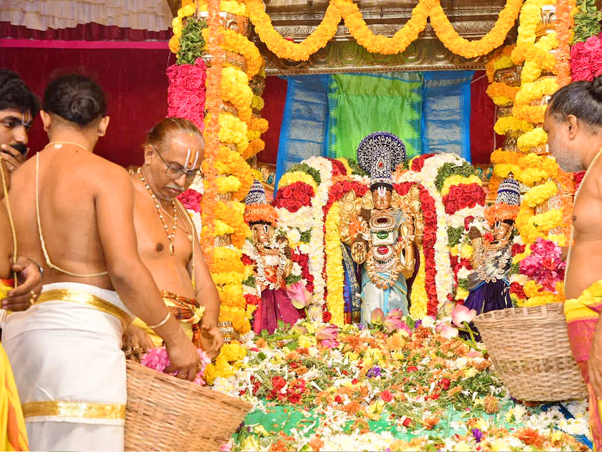 Pushpa_20Yagam_20Performed_20at_20Tirumala_20Photos_20_2810_29.jpg 10
