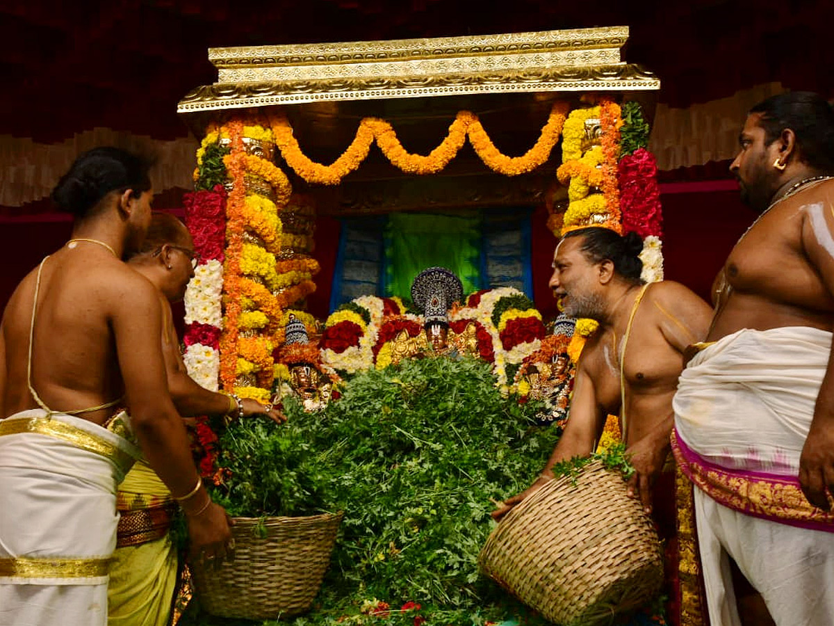 Pushpa_20Yagam_20Performed_20at_20Tirumala_20Photos_20_2818_29.jpg 18