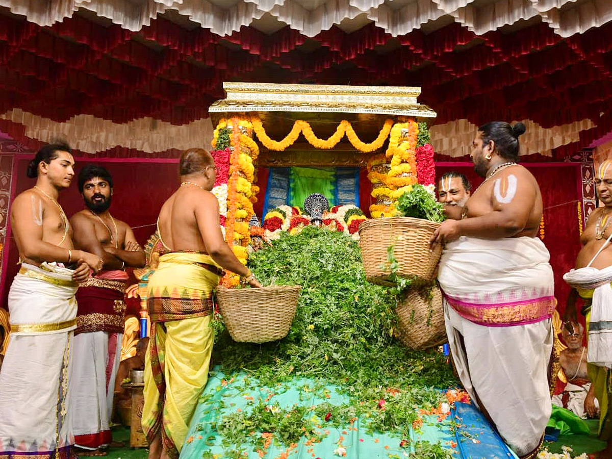 Pushpa_20Yagam_20Performed_20at_20Tirumala_20Photos_20_287_29.jpg 7