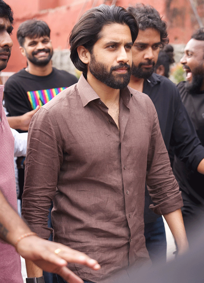 Thandel_20Movie_20Team_20Visits_20Vijayawada_20Kanaka_20Durgamma_20Temple_20Photos_20_20_285_29.png 7