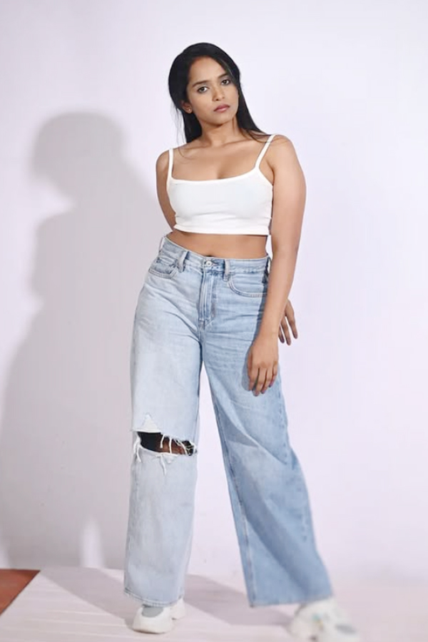 Actress_20Pavani_20Karanam_20Out_20Performance_20In_20Puspha_202_20_2810_29.jpg 11