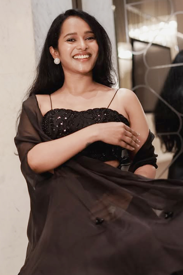 Actress_20Pavani_20Karanam_20Out_20Performance_20In_20Puspha_202_20_282_29.jpg 3