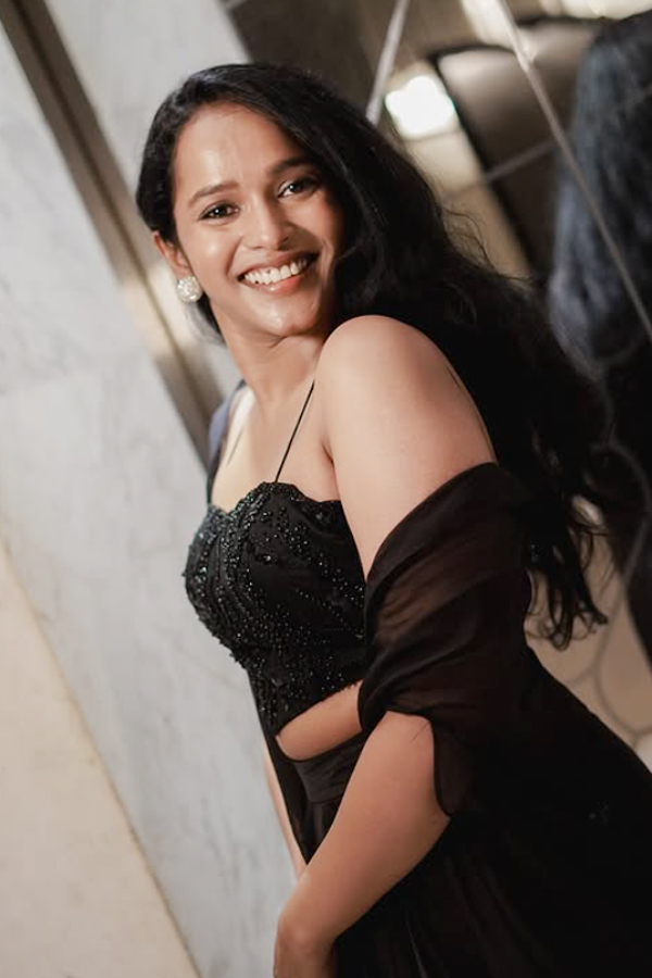 Actress_20Pavani_20Karanam_20Out_20Performance_20In_20Puspha_202_20_283_29.jpg 4