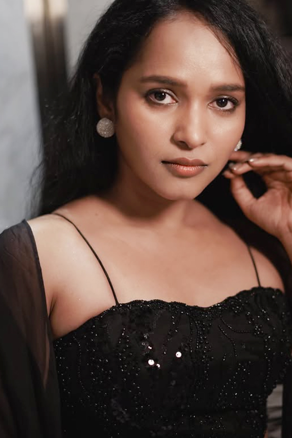 Actress_20Pavani_20Karanam_20Out_20Performance_20In_20Puspha_202_20_284_29.jpg 5