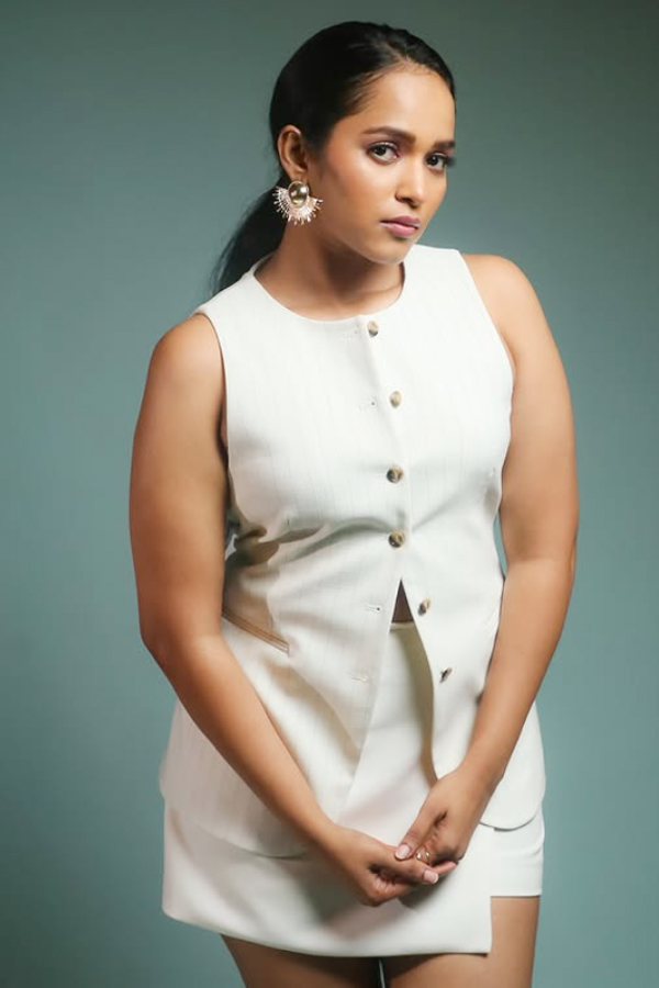 Actress_20Pavani_20Karanam_20Out_20Performance_20In_20Puspha_202_20_286_29.jpg 7