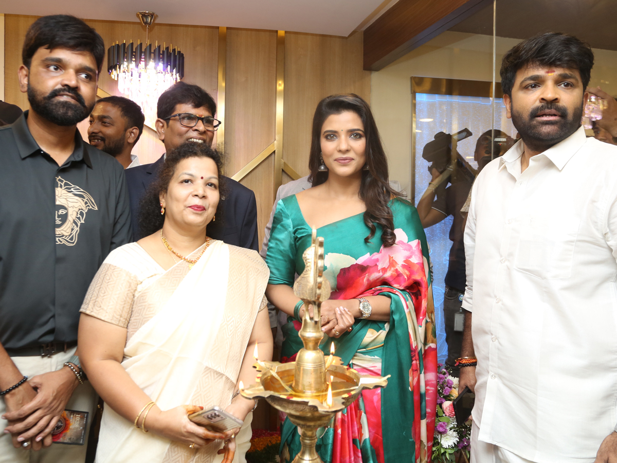 Aiswarya_20Rajesh_2013.jpg 13