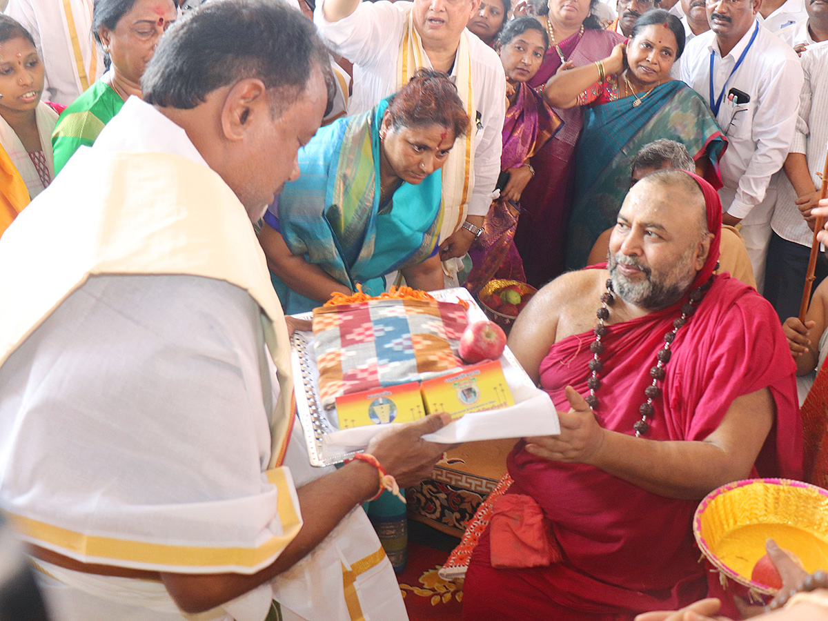 Maha_20Kumbhabhishekam_20In_20Kaleshwaram_20Mukteswara_20Temple__20_2813_29.jpg 13
