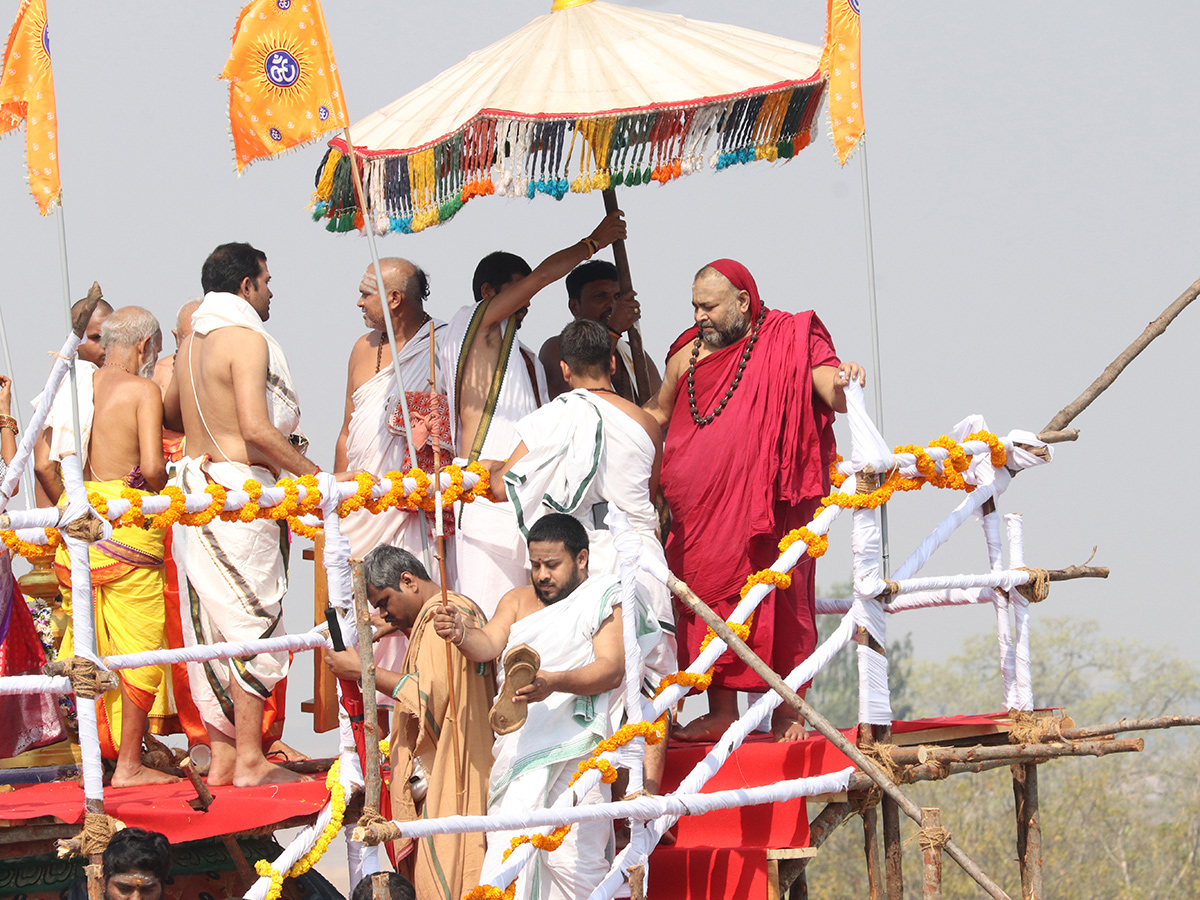Maha_20Kumbhabhishekam_20In_20Kaleshwaram_20Mukteswara_20Temple__20_2817_29.jpg 17