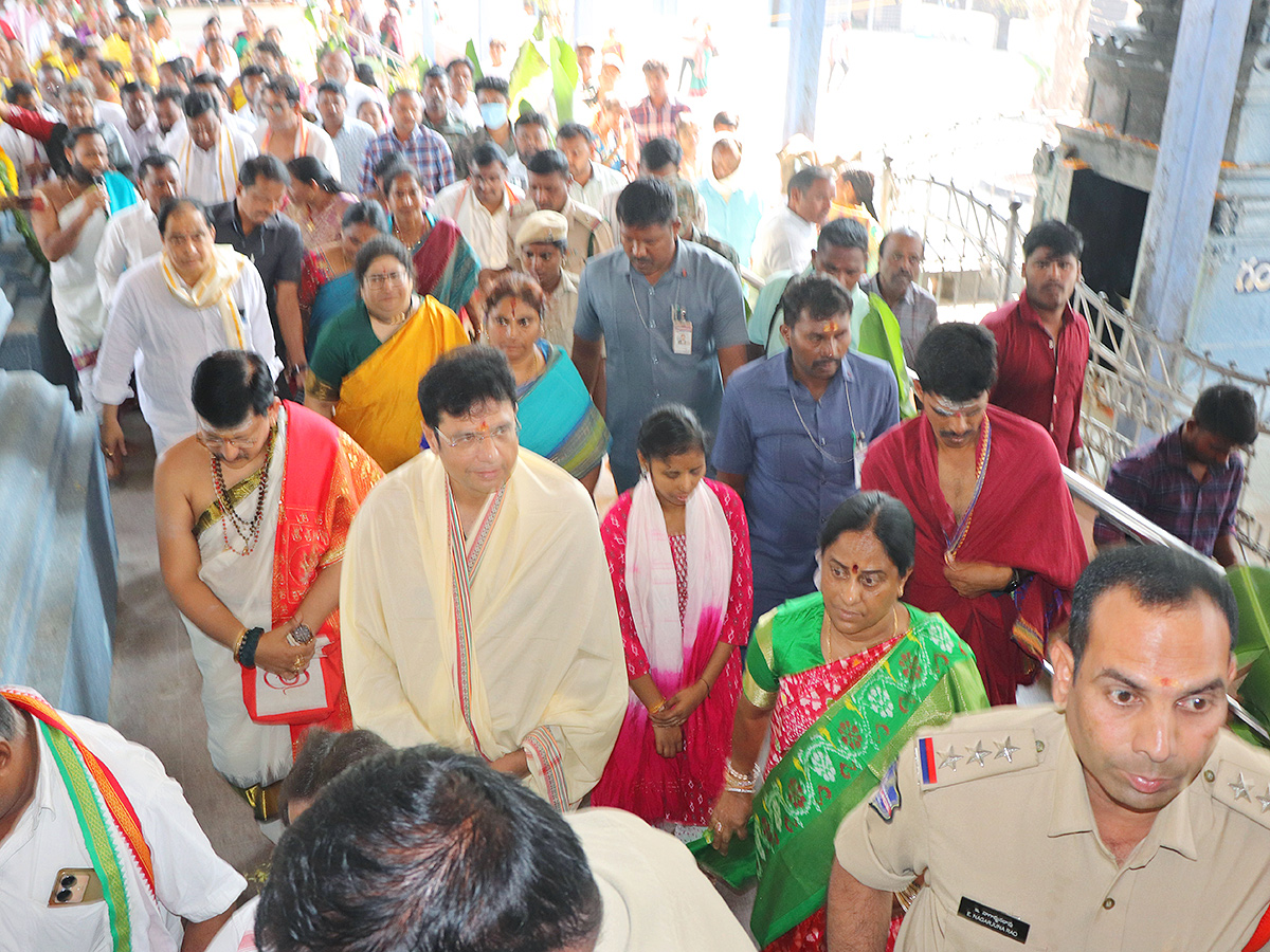 Maha_20Kumbhabhishekam_20In_20Kaleshwaram_20Mukteswara_20Temple__20_284_29.jpg 4