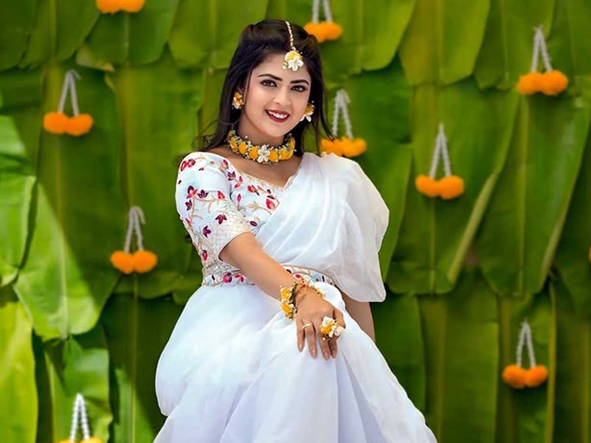 Manshi_20joshi8.jpg 9