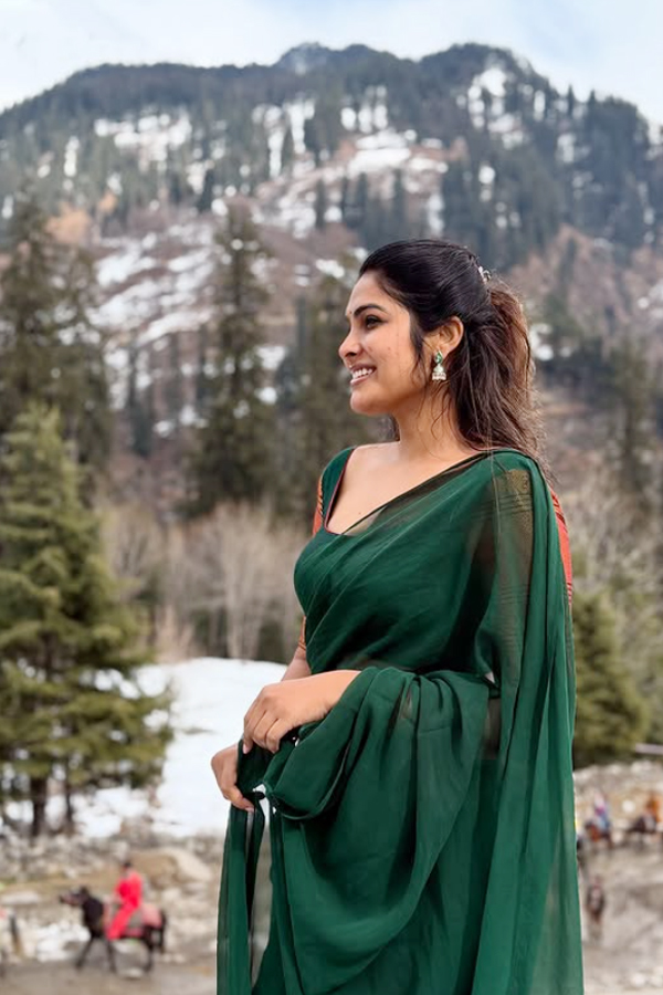 Bigg_20Boss_20beauty_20Divi_20enjoying_20in_20manali_20_282_29_0.jpg 7