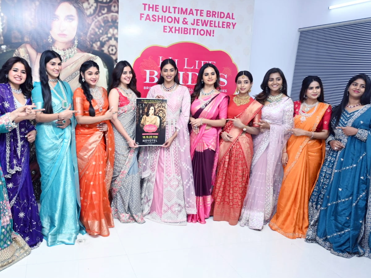Bridal_20Fashion_20title.jpg 1