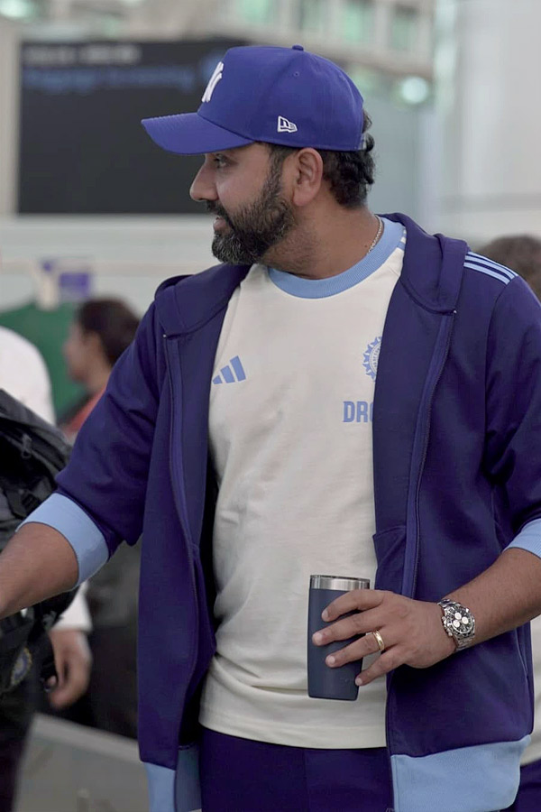 IND_20vs_20ENG_20Team_20India_20Arrives_20in_20Ahmedabad_20for_203rd_20ODI_20Photos_20_288_29.jpg 9