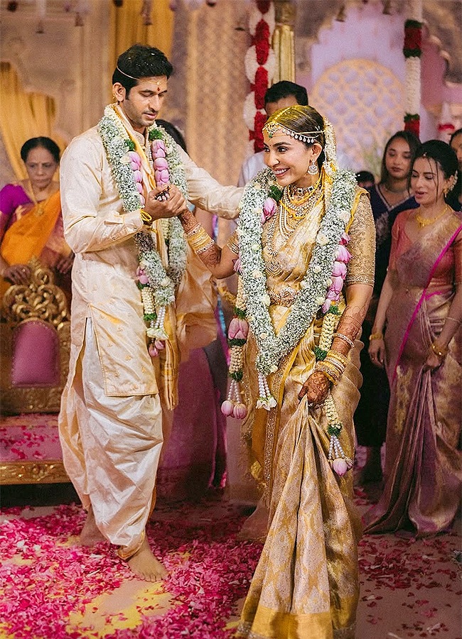 Parvati_20Nair_20Wedding_20photos_20goes_20viral__20_2812_29.jpg 12