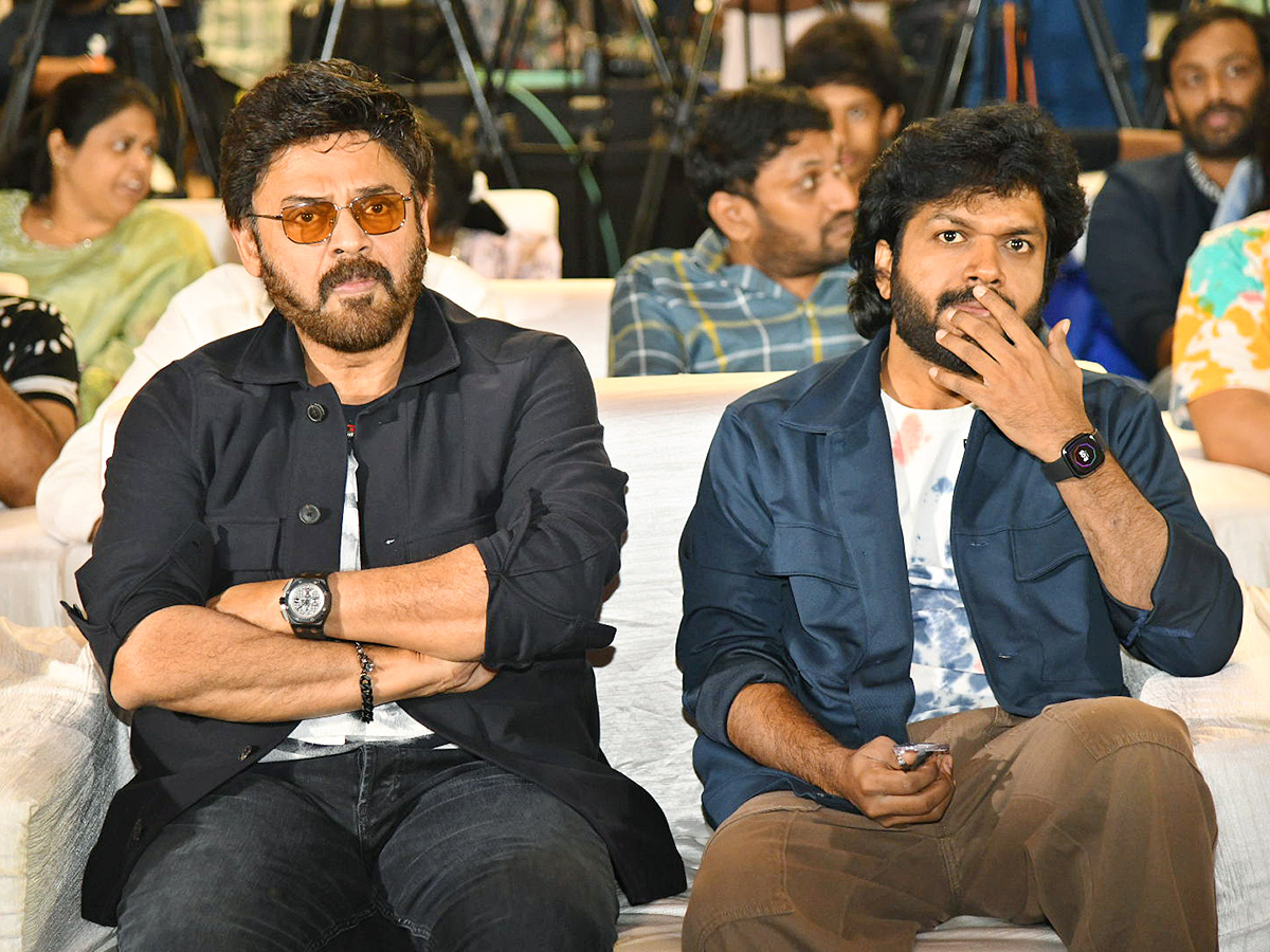 Sankranthiki_20Vasthunnam_20Movie_20Victory_20Veduka_20Photos__20_2811_29.jpg 11