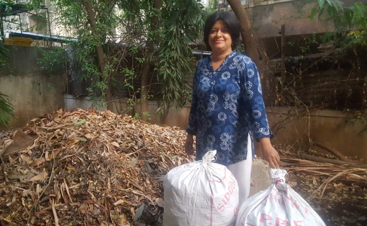 AditiDeodhar-compostwithdryleaves.jpg