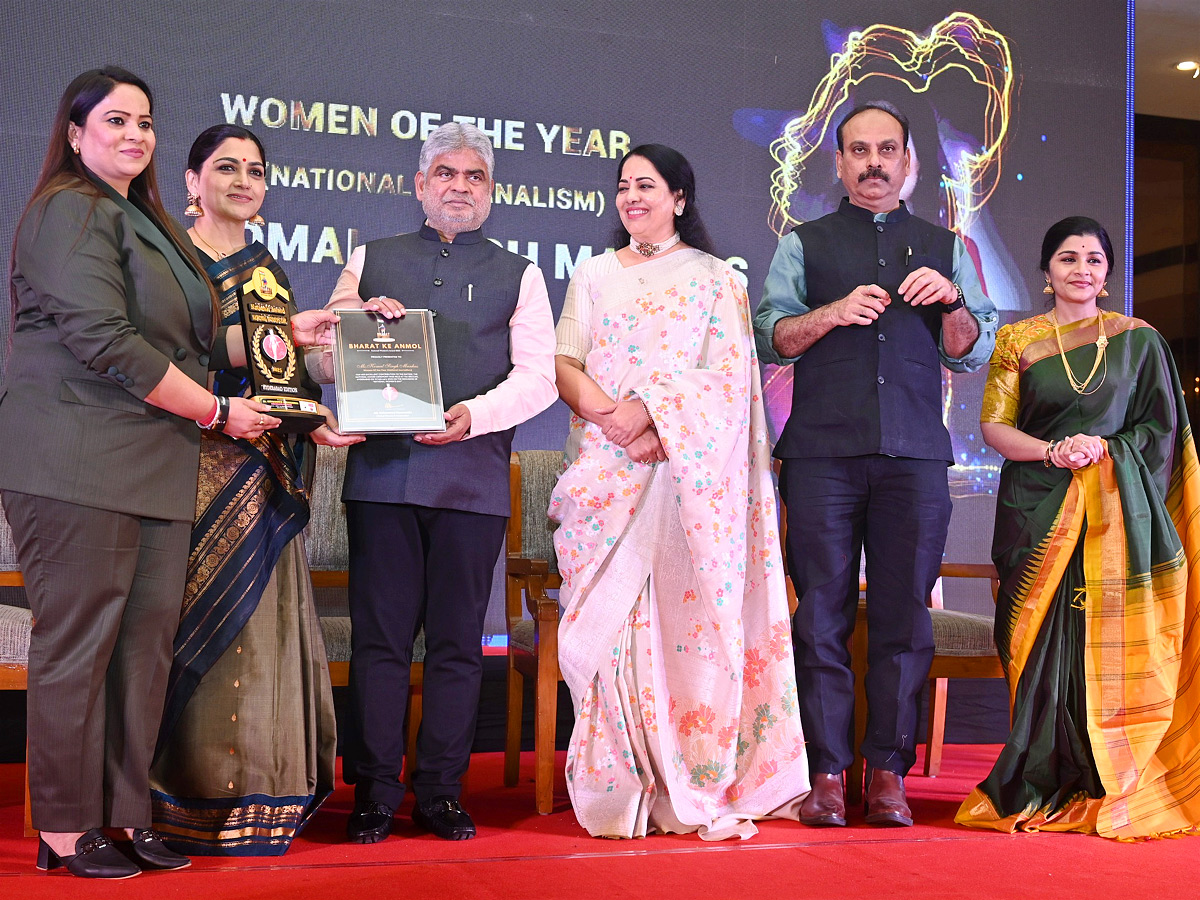Bharat_20Ke_20Anmol_20women_20Awards_20Ceremony_20Photos_20_2813_29.jpg 13