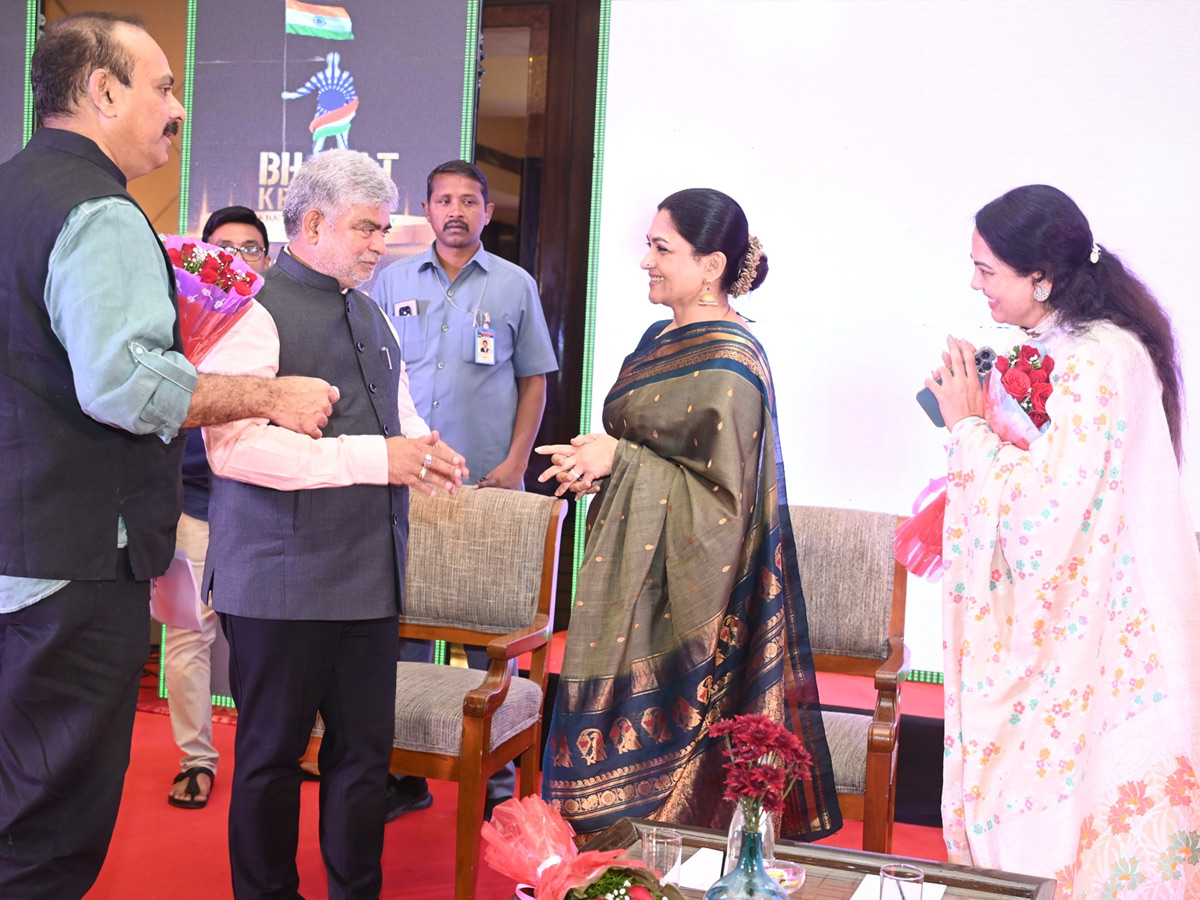 Bharat_20Ke_20Anmol_20women_20Awards_20Ceremony_20Photos_20_289_29.jpg 11