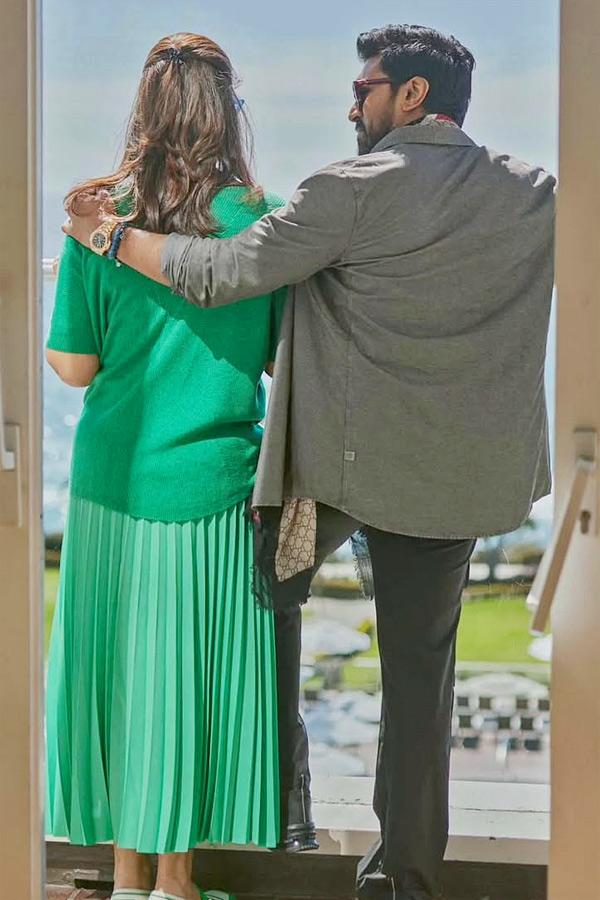 Ram_20Charan_20Shares_20a_20Beautiful_20pictures_20with_20his_20Wife_20On_20Valentines_20Day_20Photos_20_281_29.jpg 2