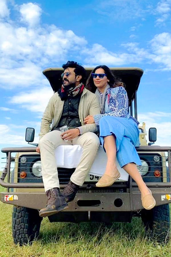 Ram_20Charan_20Shares_20a_20Beautiful_20pictures_20with_20his_20Wife_20On_20Valentines_20Day_20Photos_20_289_29.jpg 10
