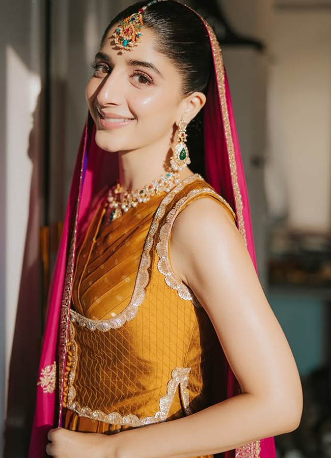 MawraHocane-gallery3.jpg 16