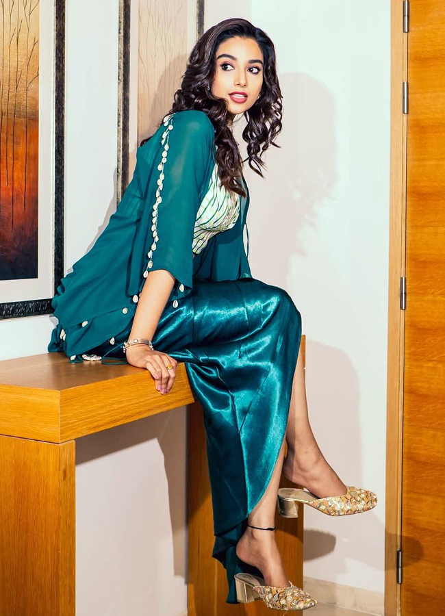 Meenakshi_20Choudary1.jpg 2