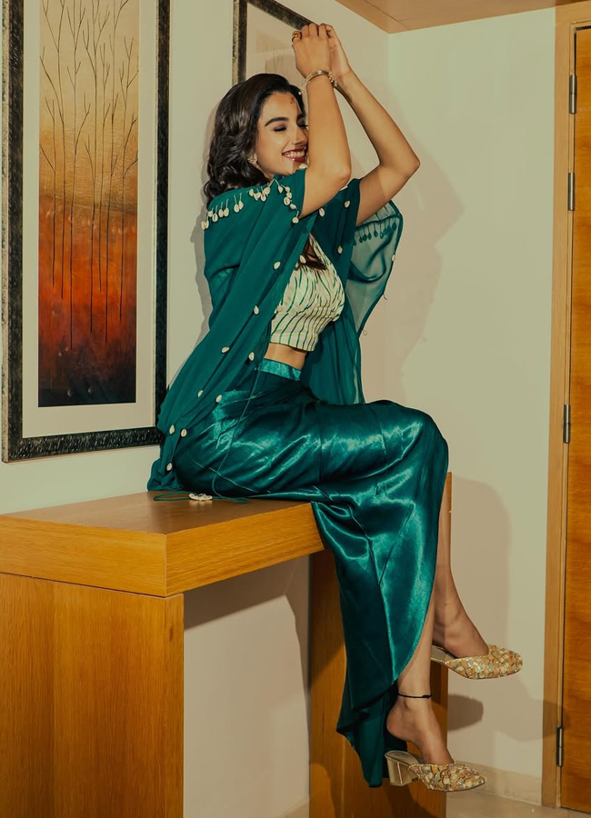 Meenakshi_20Choudary2.jpg 3