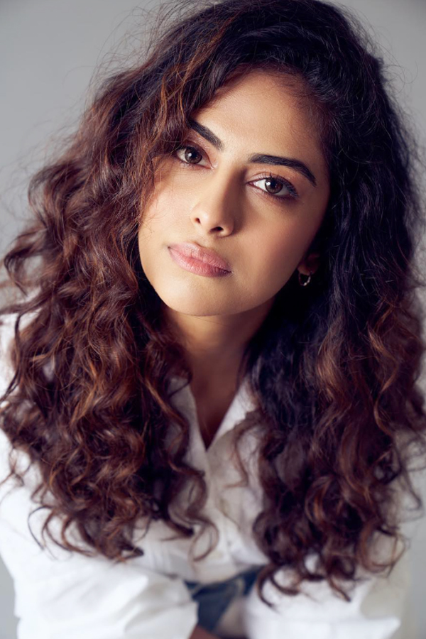 avika_20gor_20flawless_20photos_20from_20every_20angle_20_20_288_29.jpg 9