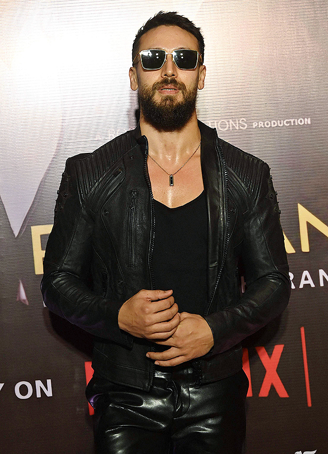 celebration_20party_20for_20the_20documentary_20series_20The_20Roshans__20_2812_29.jpg 12